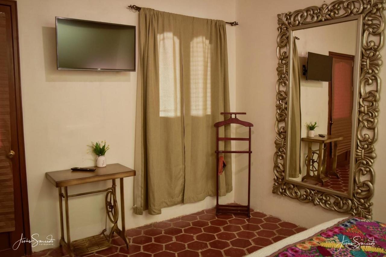 Del Centro Hotel Bernal Ngoại thất bức ảnh