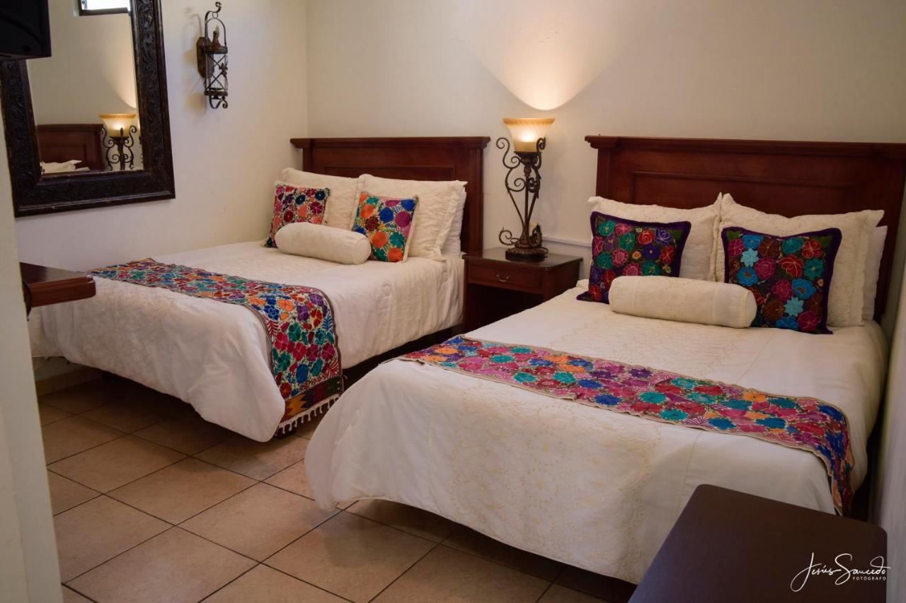 Del Centro Hotel Bernal Ngoại thất bức ảnh